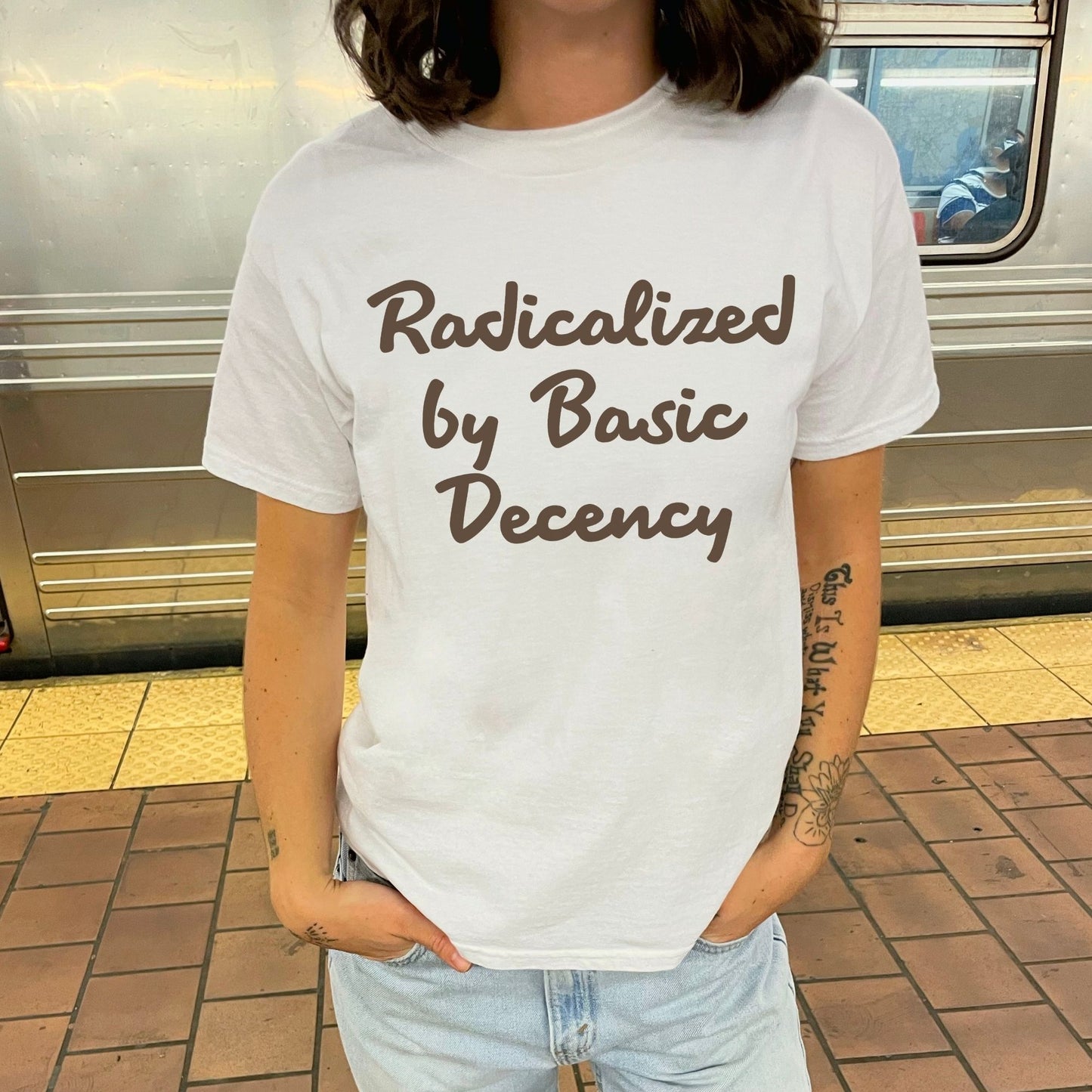 Basic Decency – Bio Unisex T-Shirt
